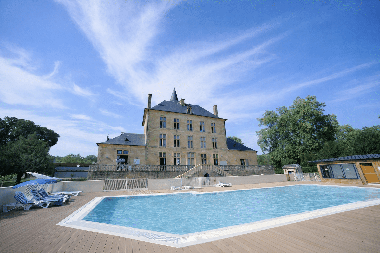 Le Domaine de Pelvezy - Village Vacances dans le Périgord avec Piscine