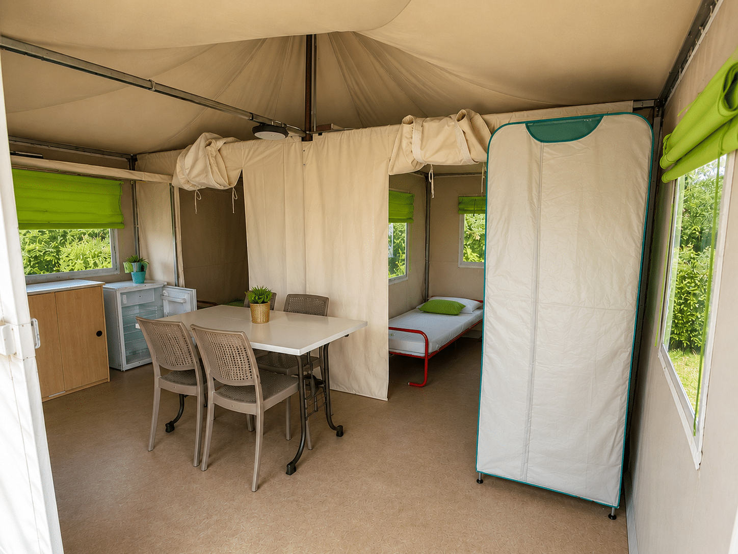 Camping ULVF O'aka - Emplacement Tente Pagan - tente aménagée dans le Lot (Leyme)