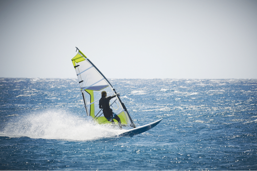 Activité nautique Planche à Voile / Village Vacances ULVF