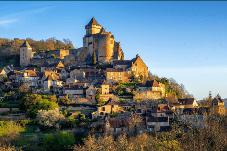 Château de Castelnaud proche du Domaine de Pelvezy - Vacances ULVF, dans le Périgord (Dordogne)