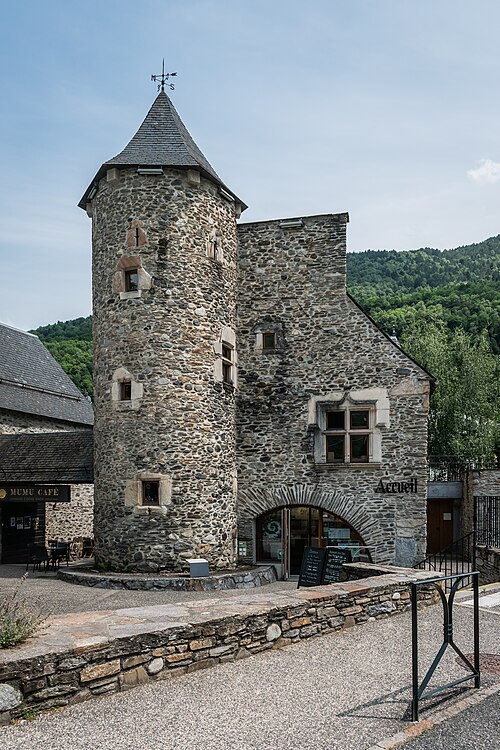 Maison du Parc national des Pyrénées à Saint-Lary-Soulan , Hautes-Pyrénées, France (Crédit : Wikimedia Tournasol7)
