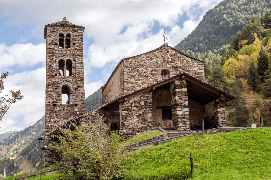 Village de Saint-Bertrand-de-Comminges près de St-Lary-Soulan / Vacances ULVF Les Ramondies