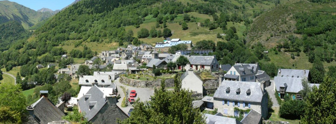 Village d’Aulon dans les Hautes-Pyrénées près de Saint-Lary-Soulan, Village Vacances ULVF Les Ramondies (Crédit : mcanevet — Wikimedia Commons — CC BY-SA 2.0)