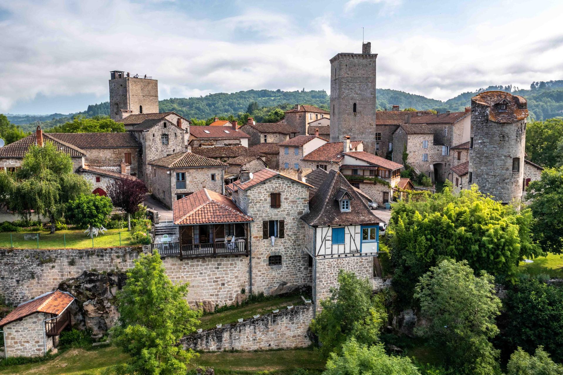Village de Cardaillac dans la valée du Lot et de Céré. Crédit Photo : © Cyril Novello, Figeac-Tourisme