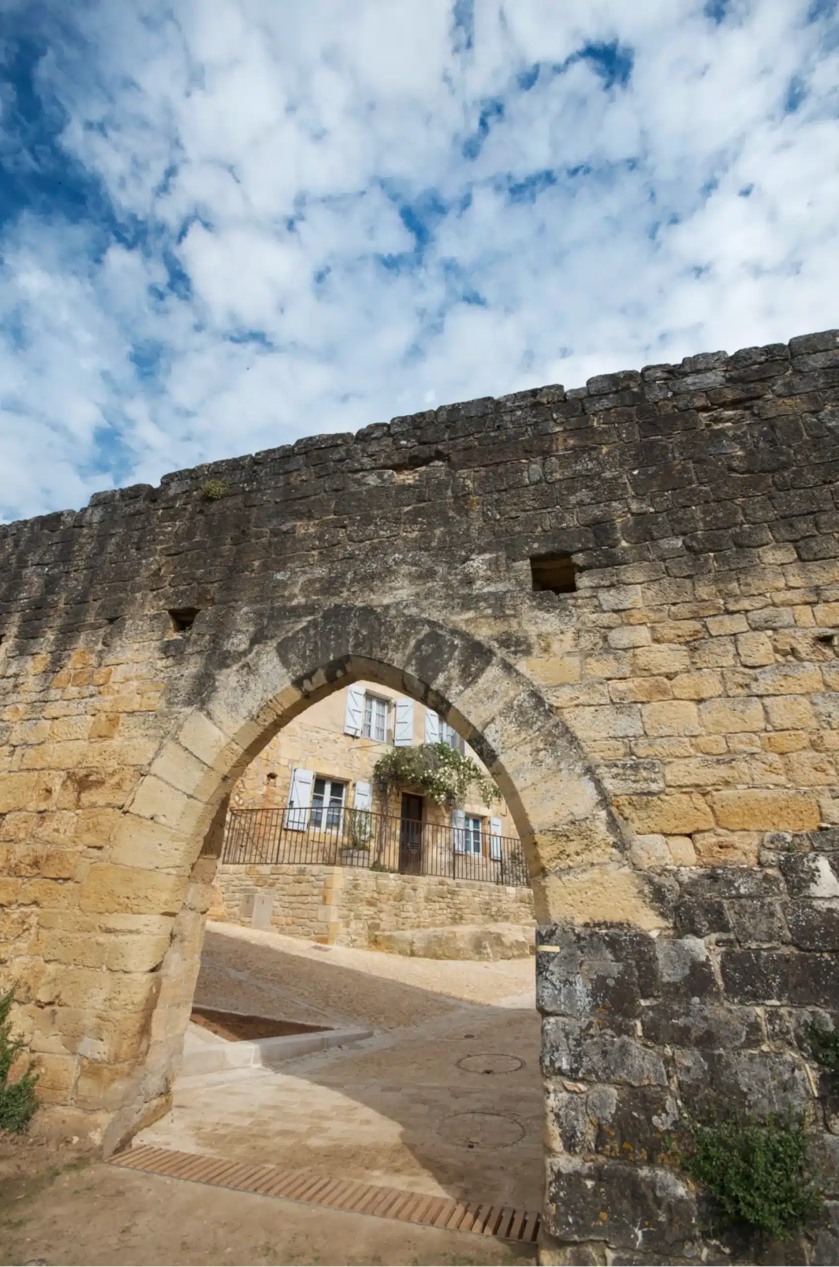 Bastide de Domme, en Dordogne, près du Village Vacances ULVF Pelvezy (Crédit Photo : @penngraphics / sarlat-tourisme.com)